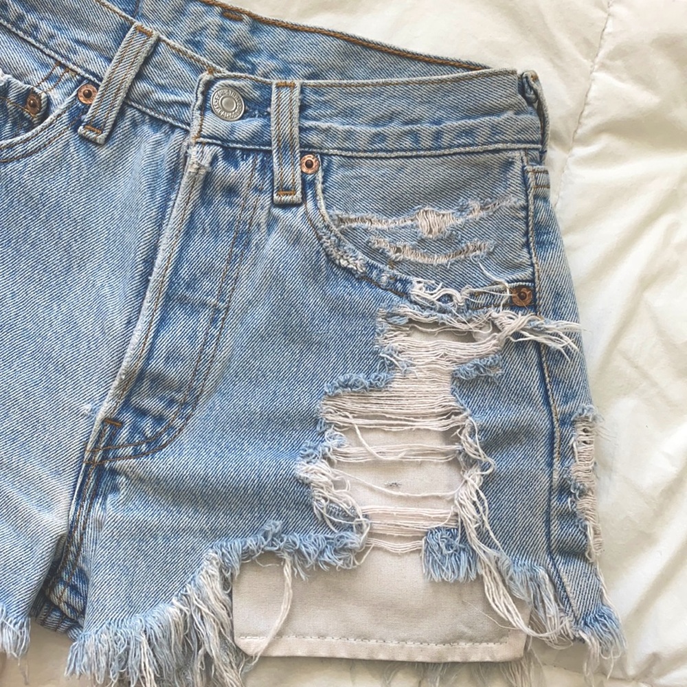 VINTAGE  LEVIS 501 cut off shorts!